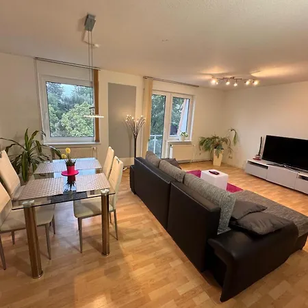 Moderne Im Dachgeschoss Apartment Falkensee