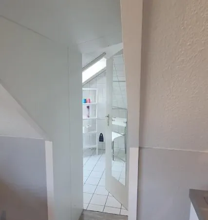 Moderne Im Dachgeschoss Apartment *